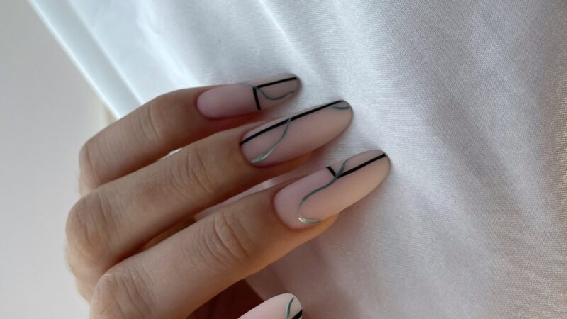 Зимний маникюр 2026: длинные ногти в главных трендах