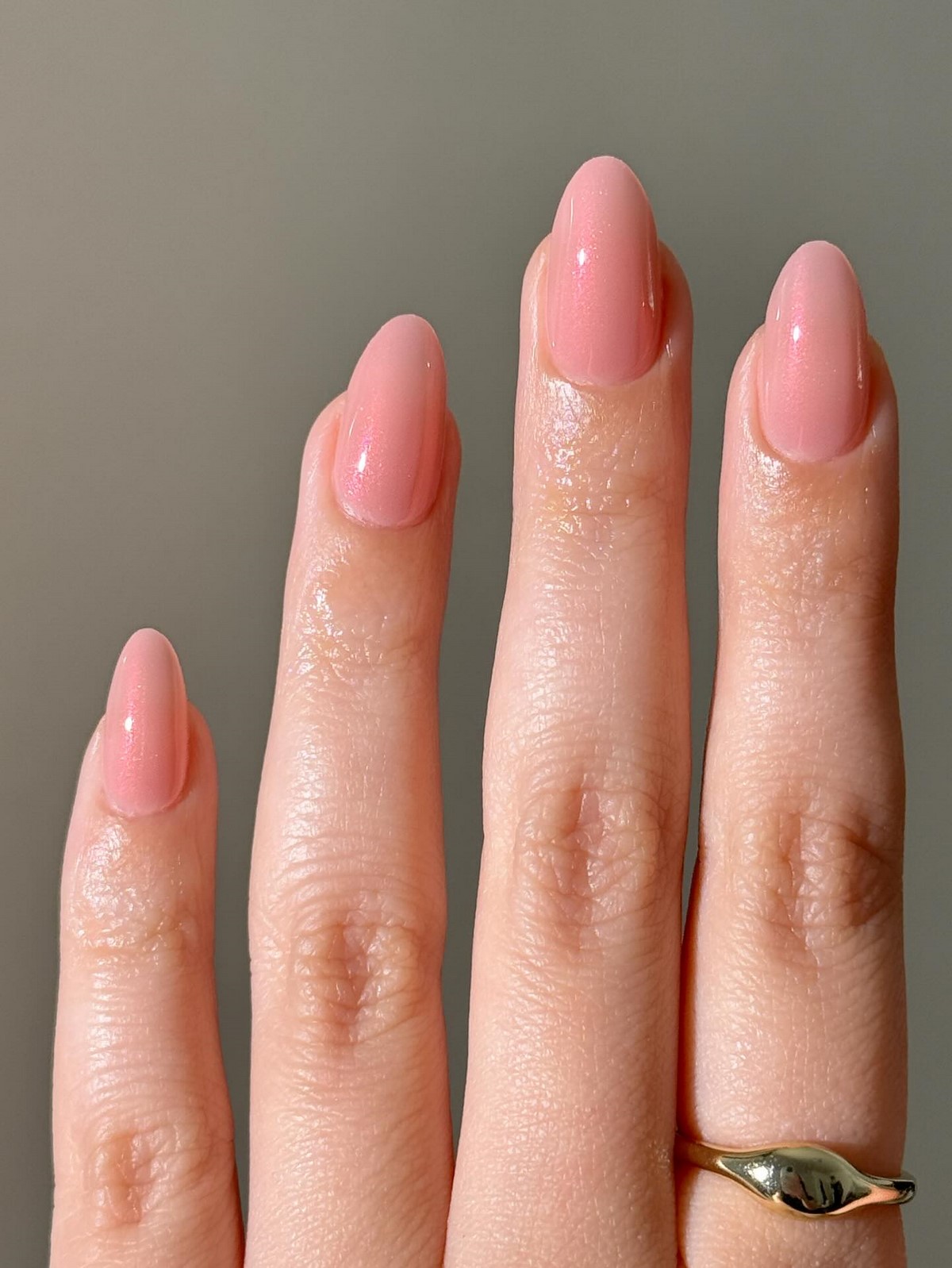 Денежный маникюр в феврале 2026 для удачи и богатства