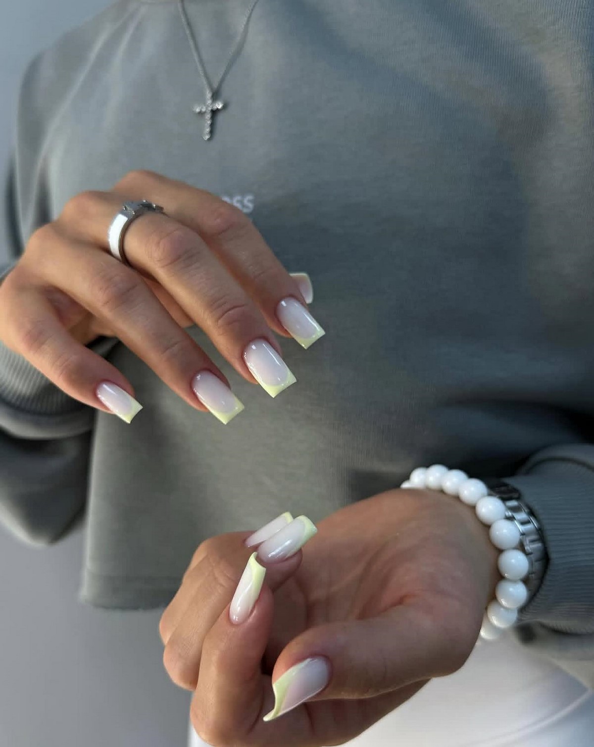 Денежный маникюр в феврале 2026 для удачи и богатства