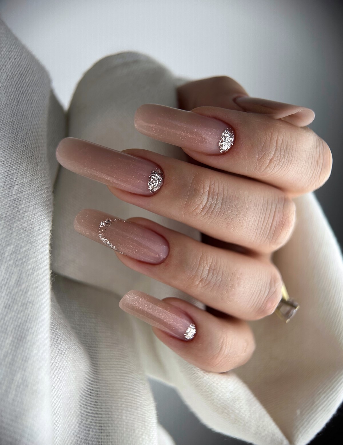 Цвета ногтей на 2026 год, которые делают руки ухоженными