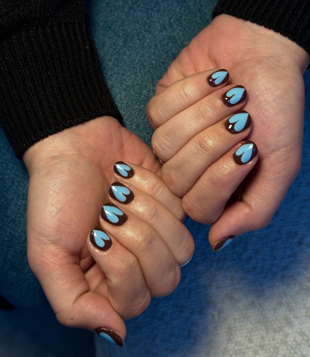 Сердечки на ногтях в феврале 2026: романтика на максимум