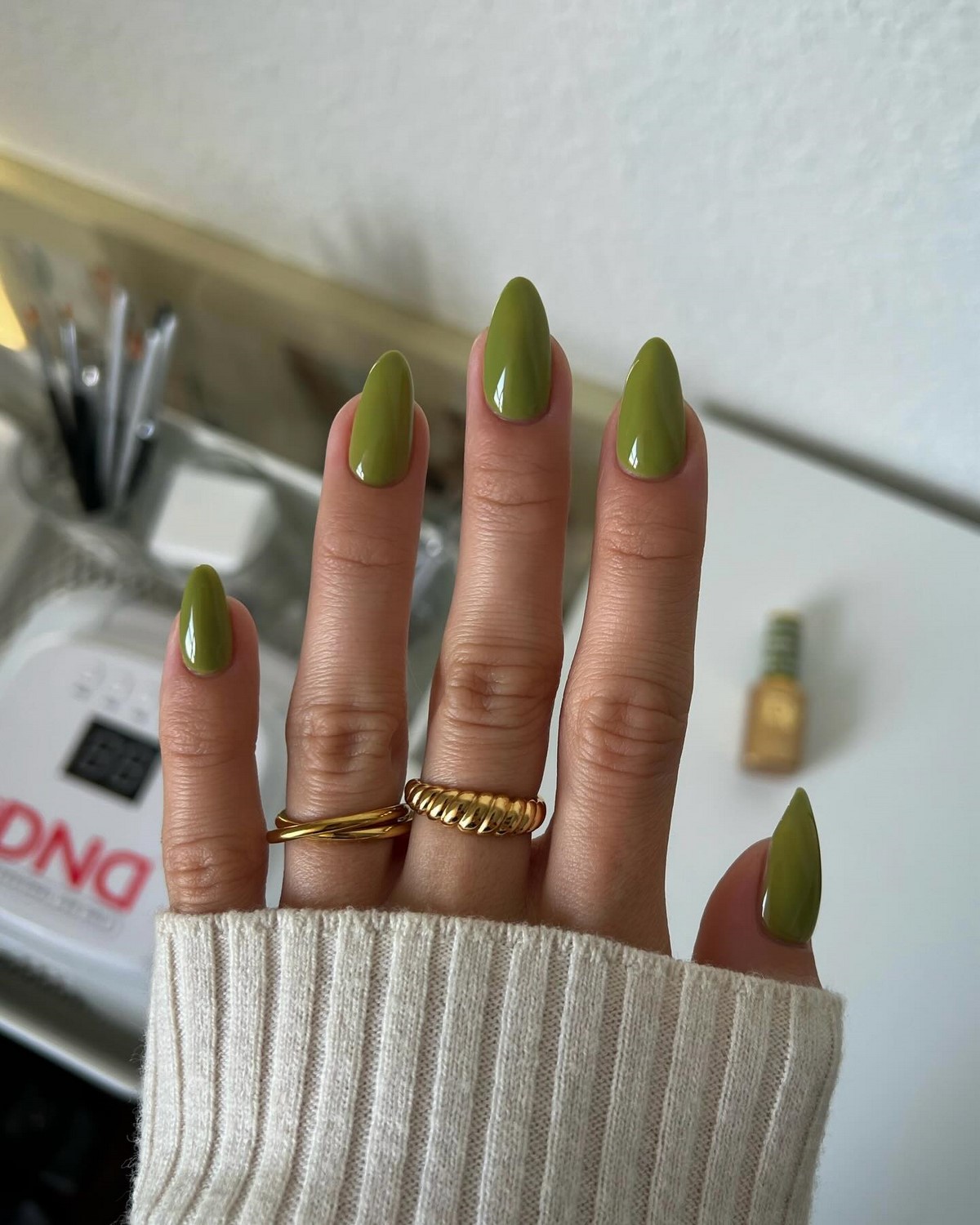 Цвета ногтей на 2026 год, которые делают руки ухоженными