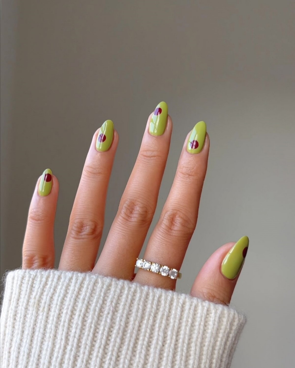 Цвета ногтей на 2026 год, которые делают руки ухоженными