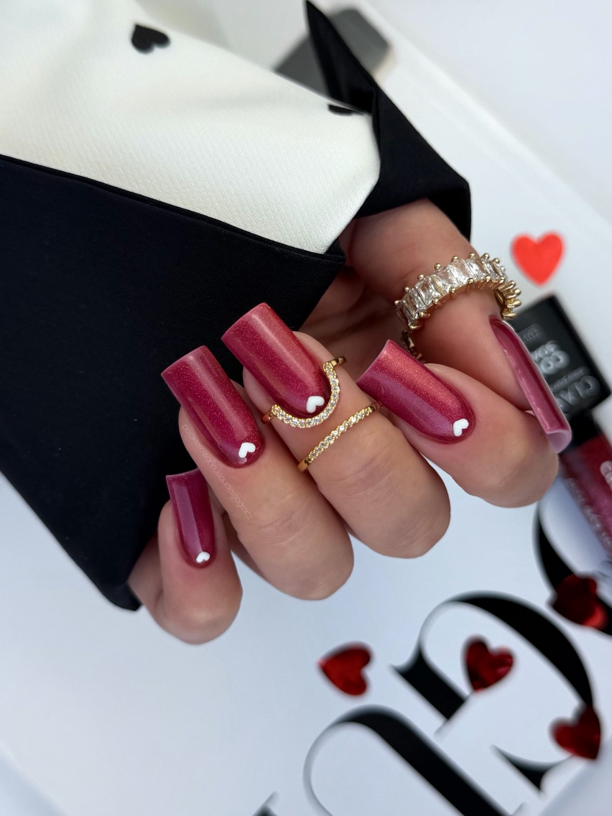 Сердечки на ногтях в феврале 2026: романтика на максимум