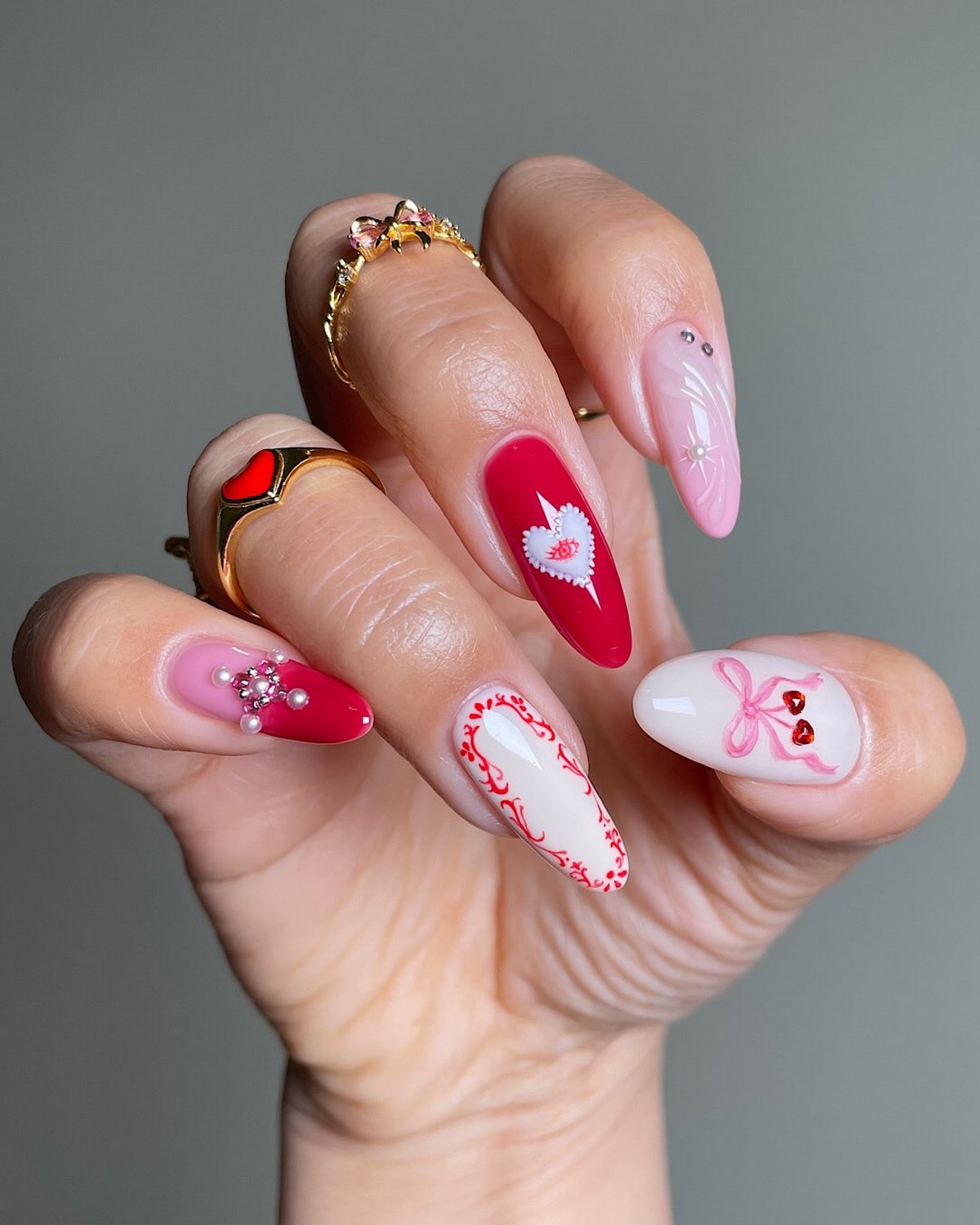 Сердечки на ногтях в феврале 2026: романтика на максимум