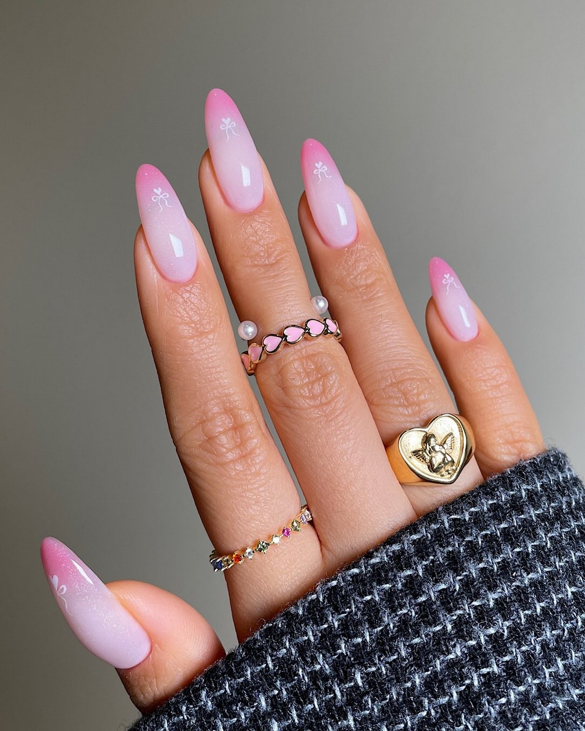 Сердечки на ногтях в феврале 2026: романтика на максимум