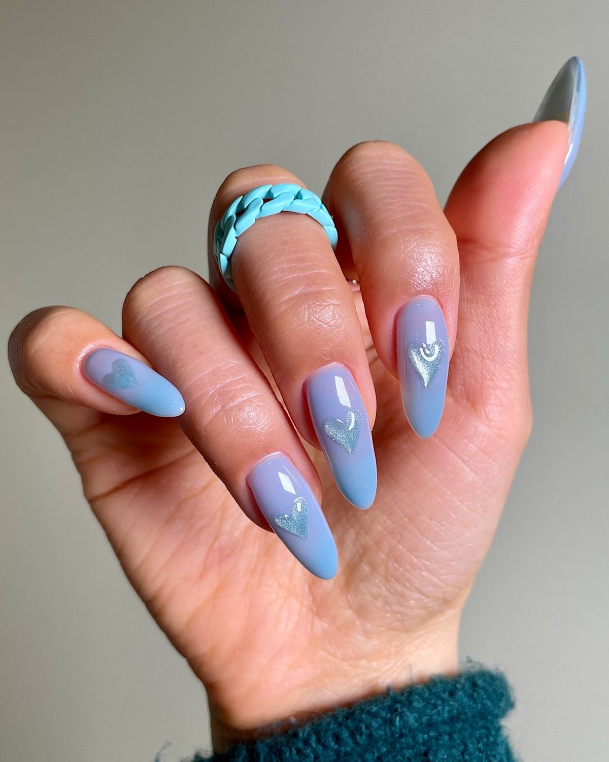 Сердечки на ногтях в феврале 2026: романтика на максимум