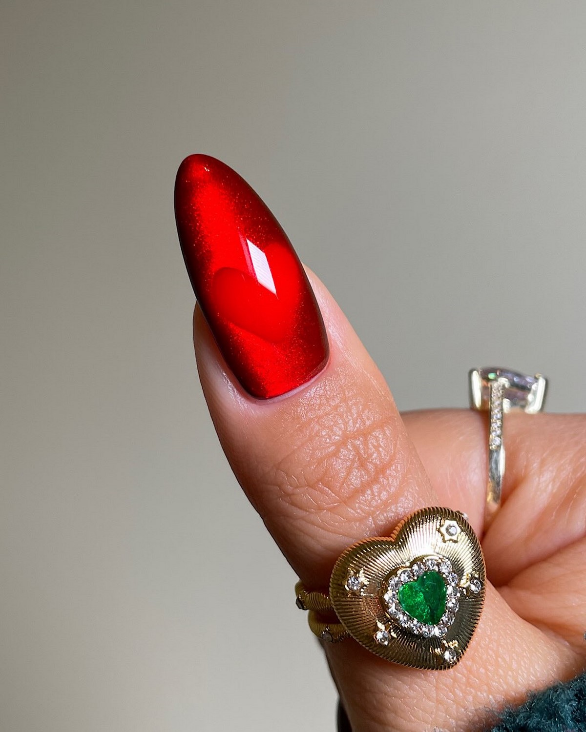 Сердечки на ногтях в феврале 2026: романтика на максимум