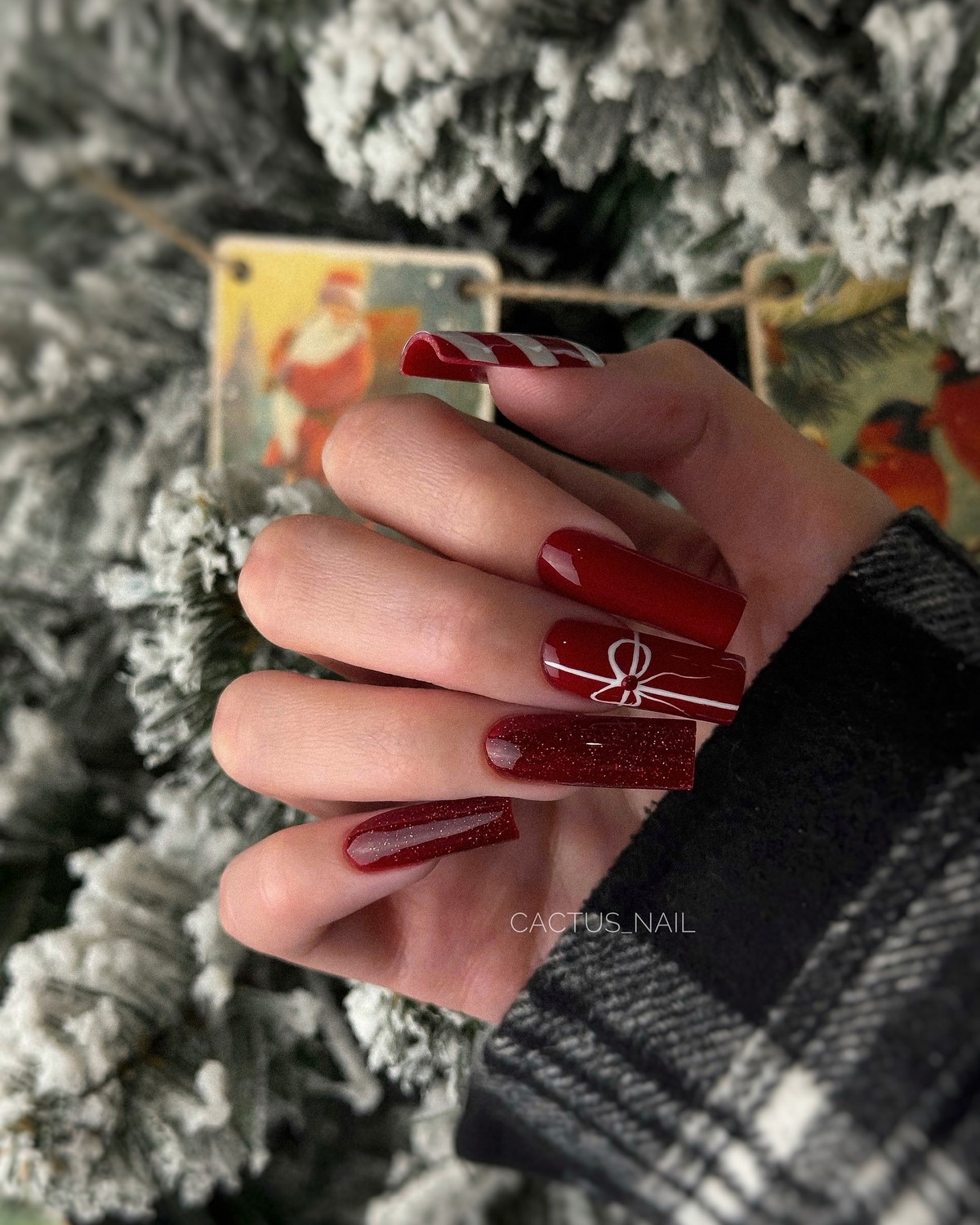 Темный маникюр февраля 2026 как главный акцент зимы