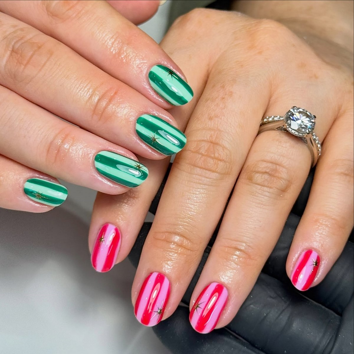 Зимний маникюр в оттенках зеленого как главный акцент 2026