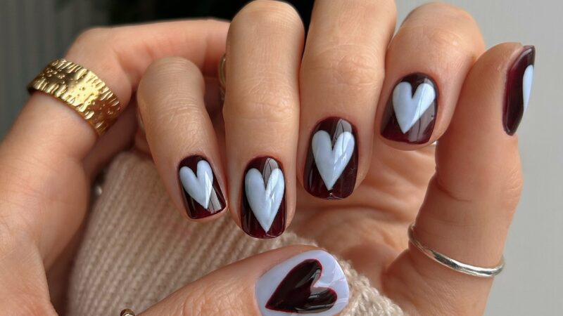 Двухцветный маникюр весной: сочетания, которые выглядят продуманно