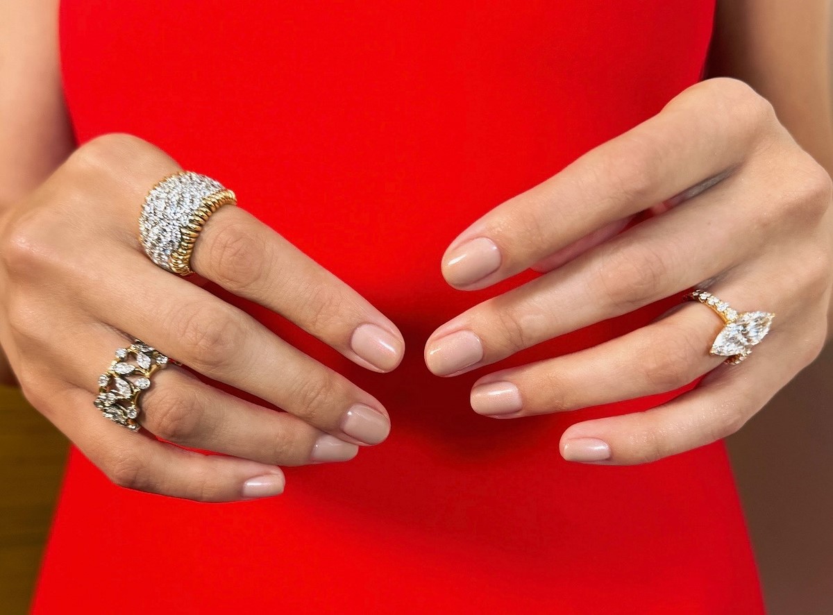 Маникюр и стиль: как подружить лак и гардероб без лишнего