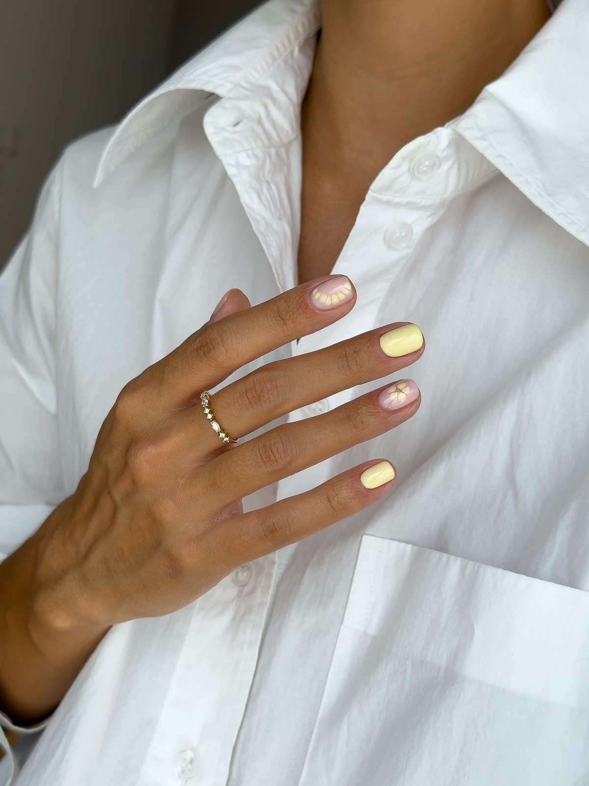 Какой маникюр выбрать сейчас, чтобы выглядеть уместно