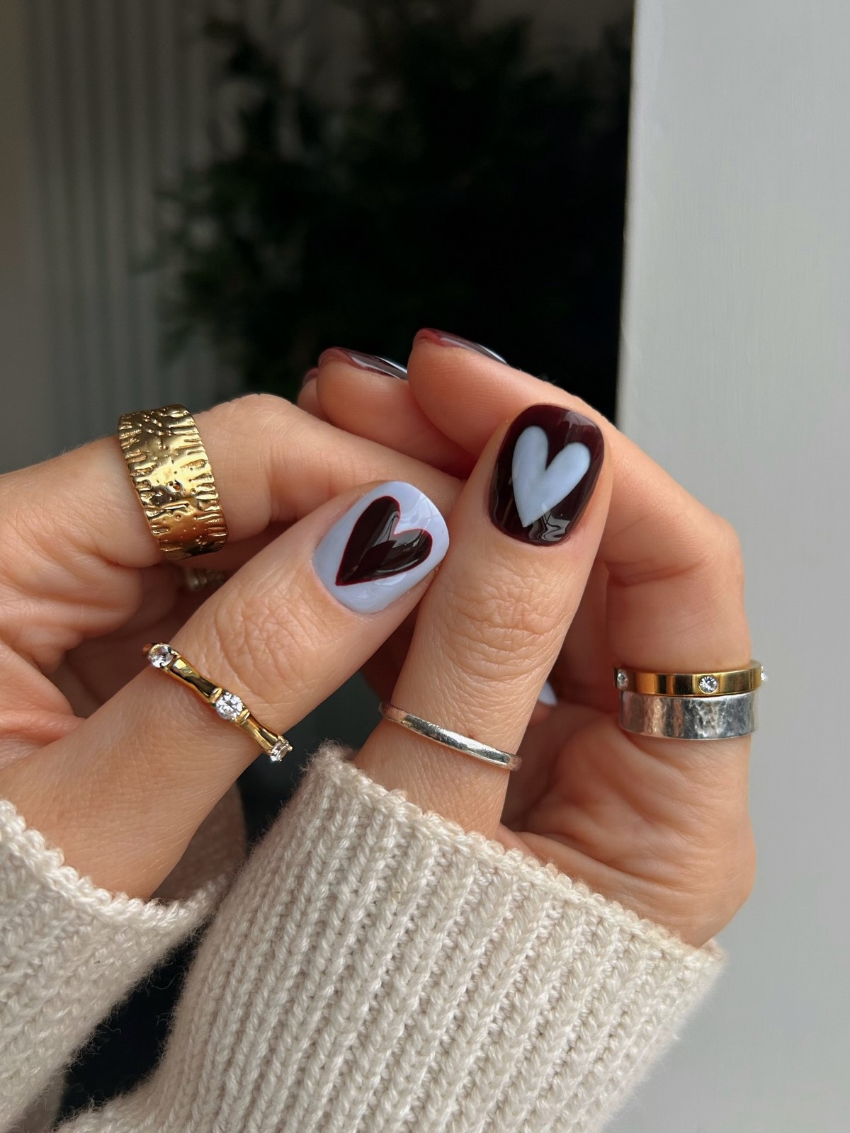 Двухцветный маникюр весной: сочетания, которые выглядят продуманно