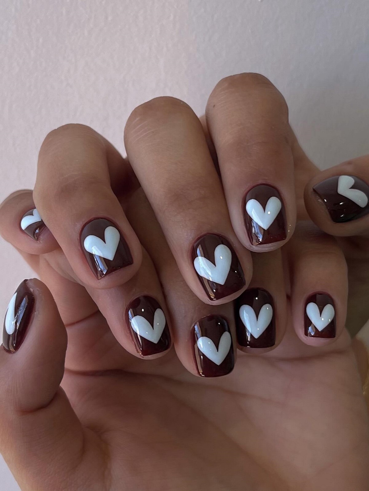 Двухцветный маникюр весной: сочетания, которые выглядят продуманно