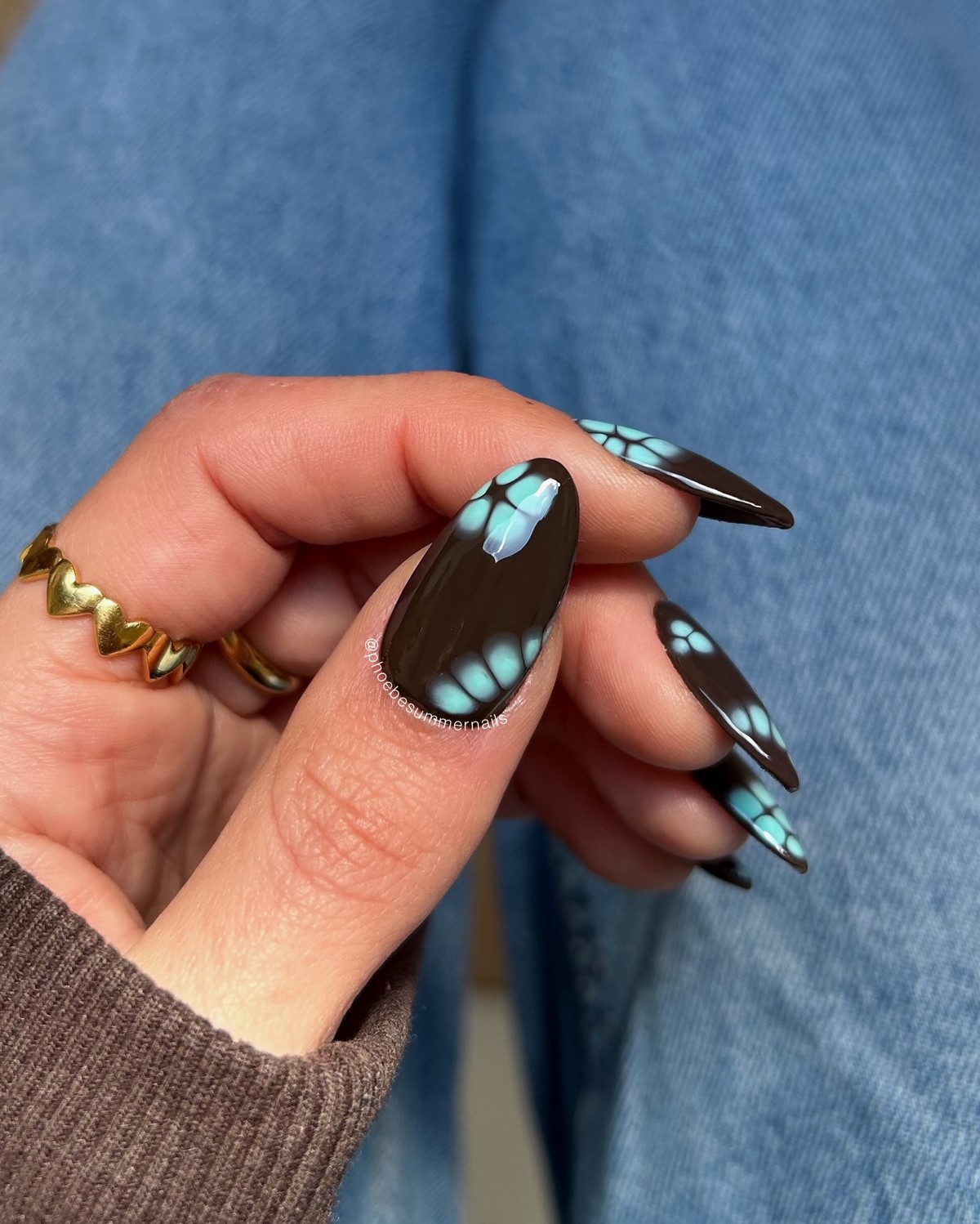 Двухцветный маникюр весной: сочетания, которые выглядят продуманно