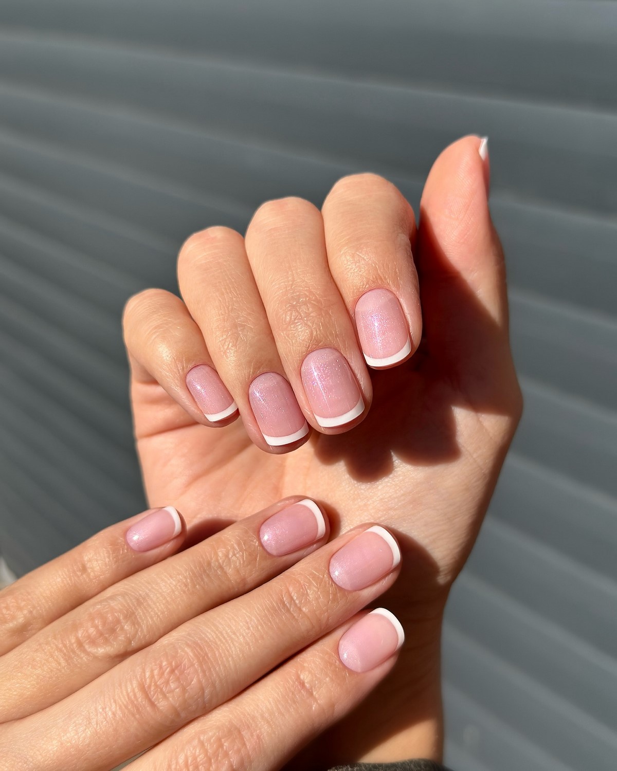 Френч для офиса: универсальный маникюр без лишнего декора