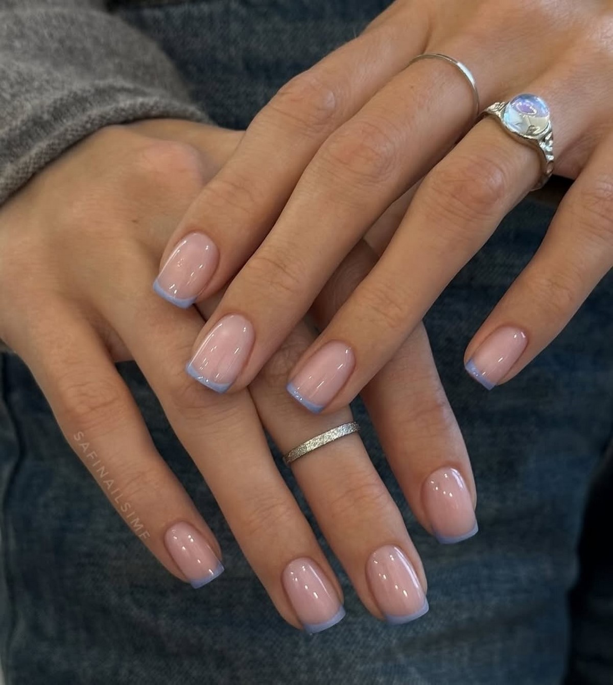 Френч для офиса: универсальный маникюр без лишнего декора