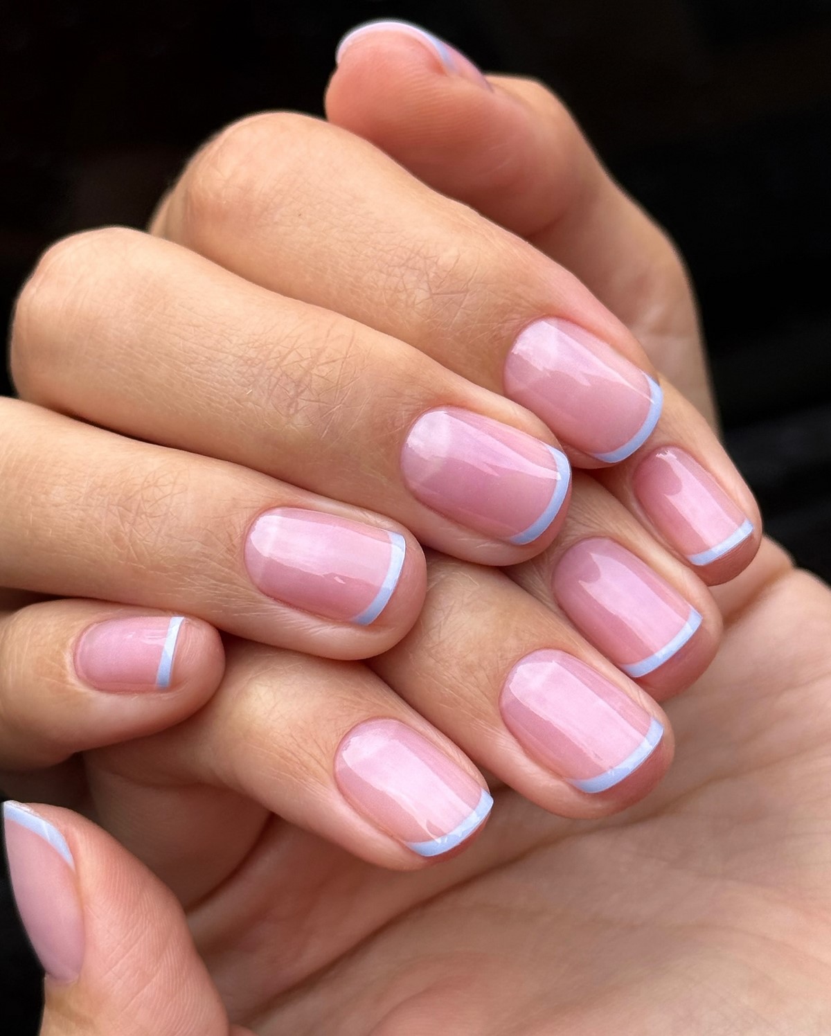 Френч для офиса: универсальный маникюр без лишнего декора