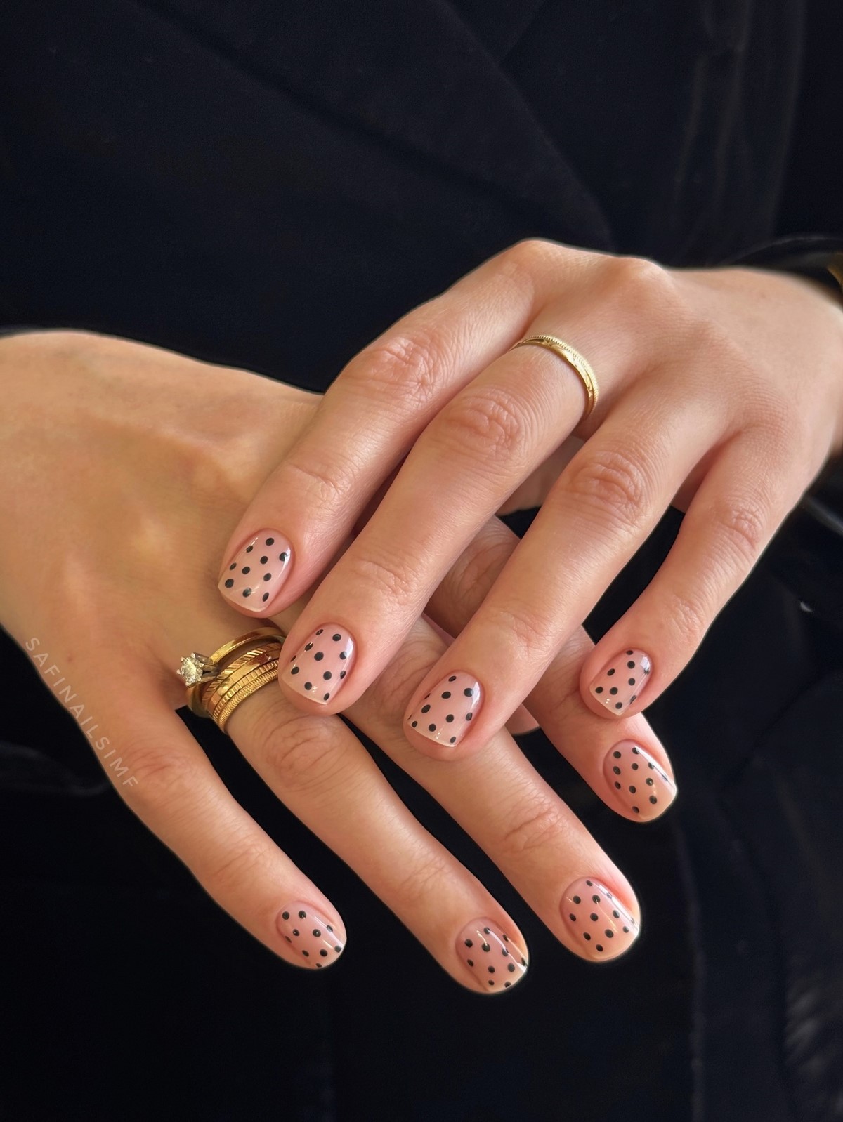 Короткие ногти этой весны: самый аккуратный маникюр, который подходит всем