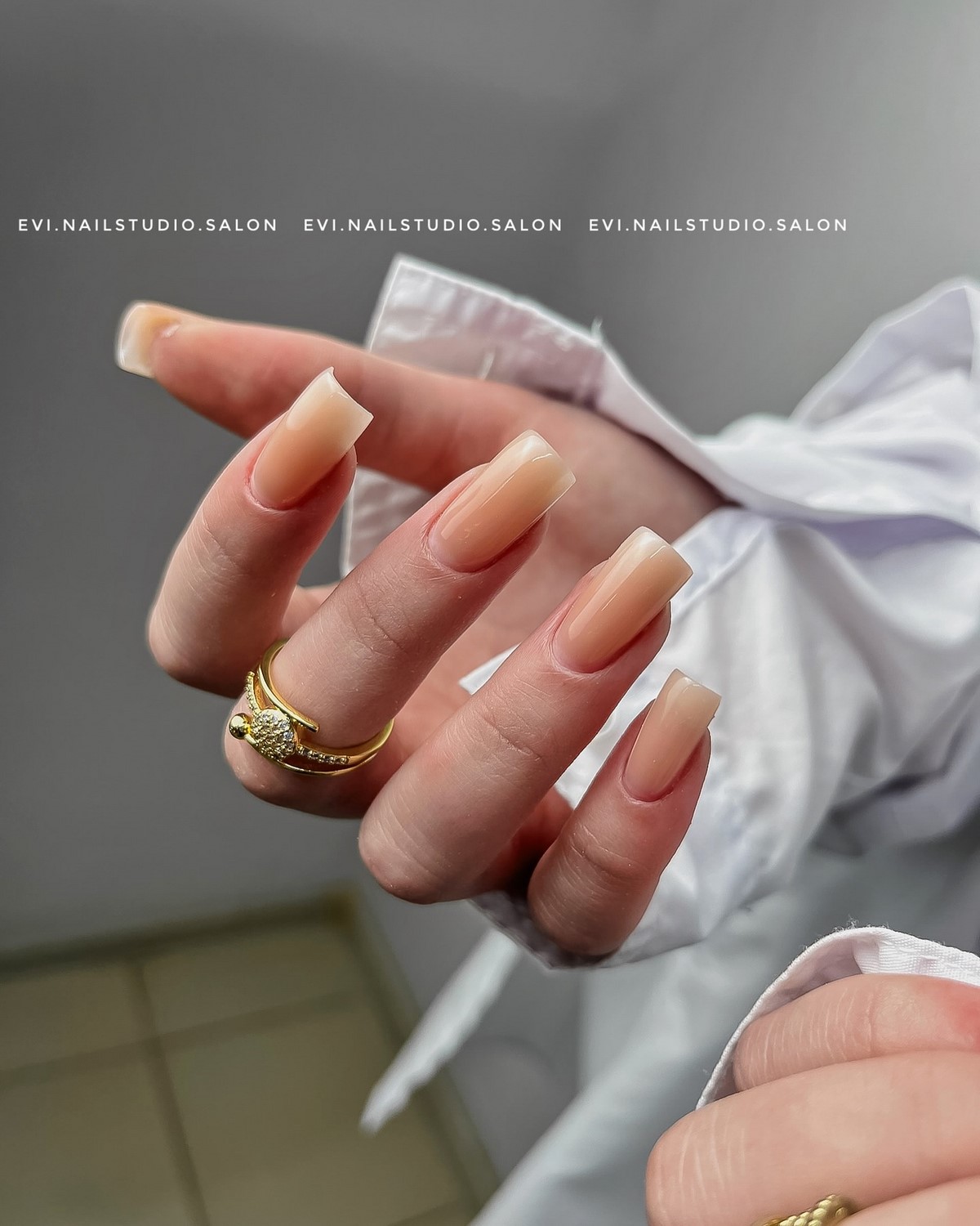 Какой маникюр выбрать сейчас, чтобы выглядеть уместно