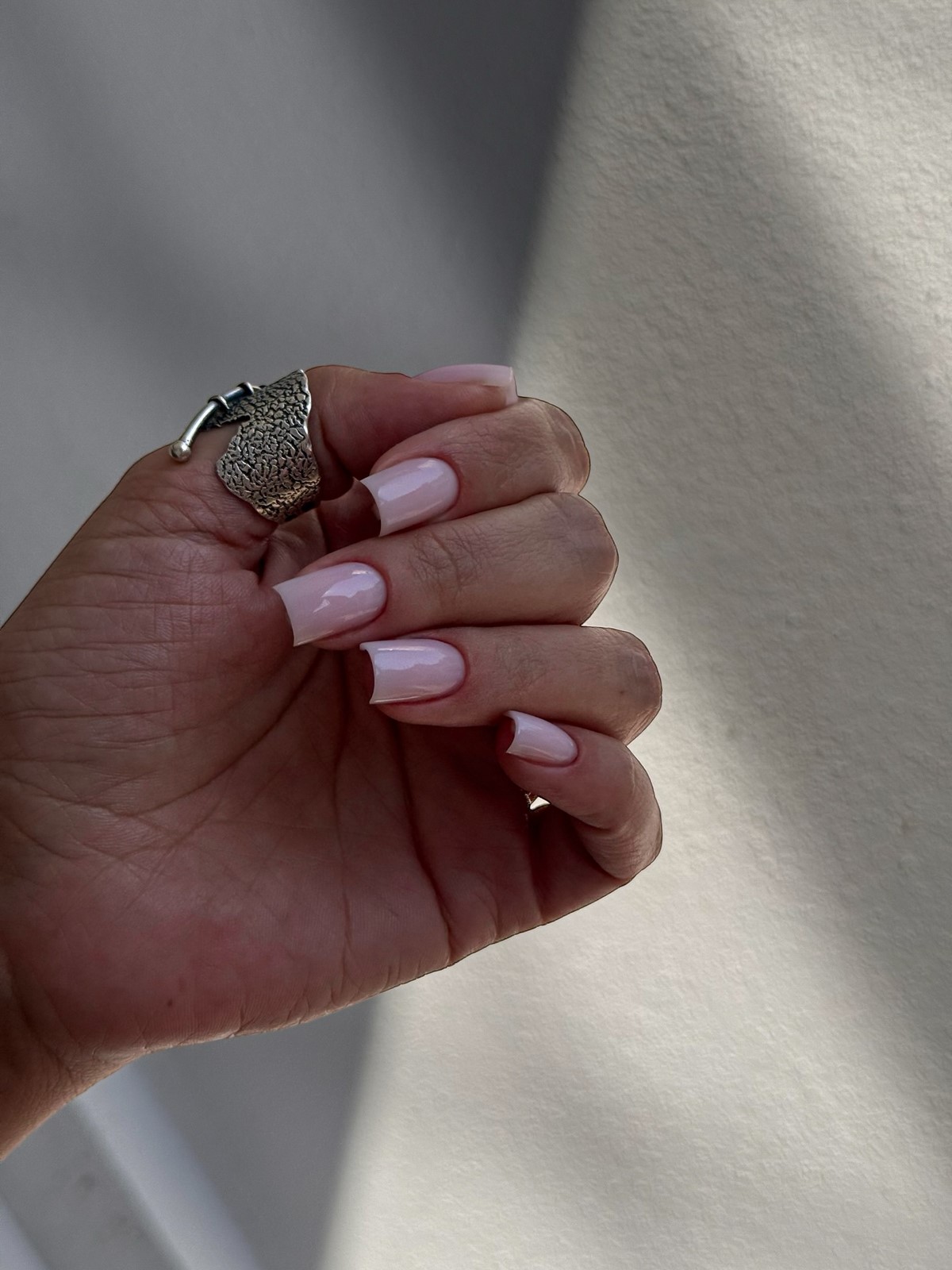 Какой маникюр выбрать сейчас, чтобы выглядеть уместно