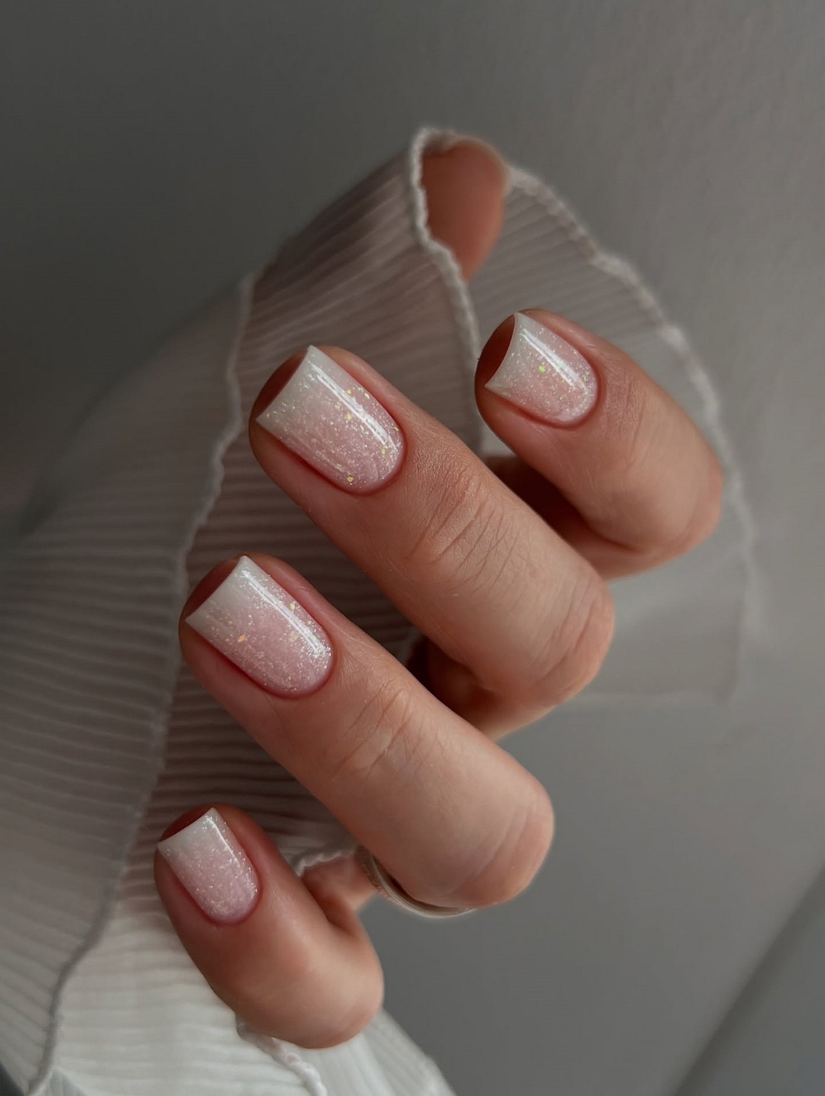 Какой маникюр выбрать сейчас, чтобы выглядеть уместно