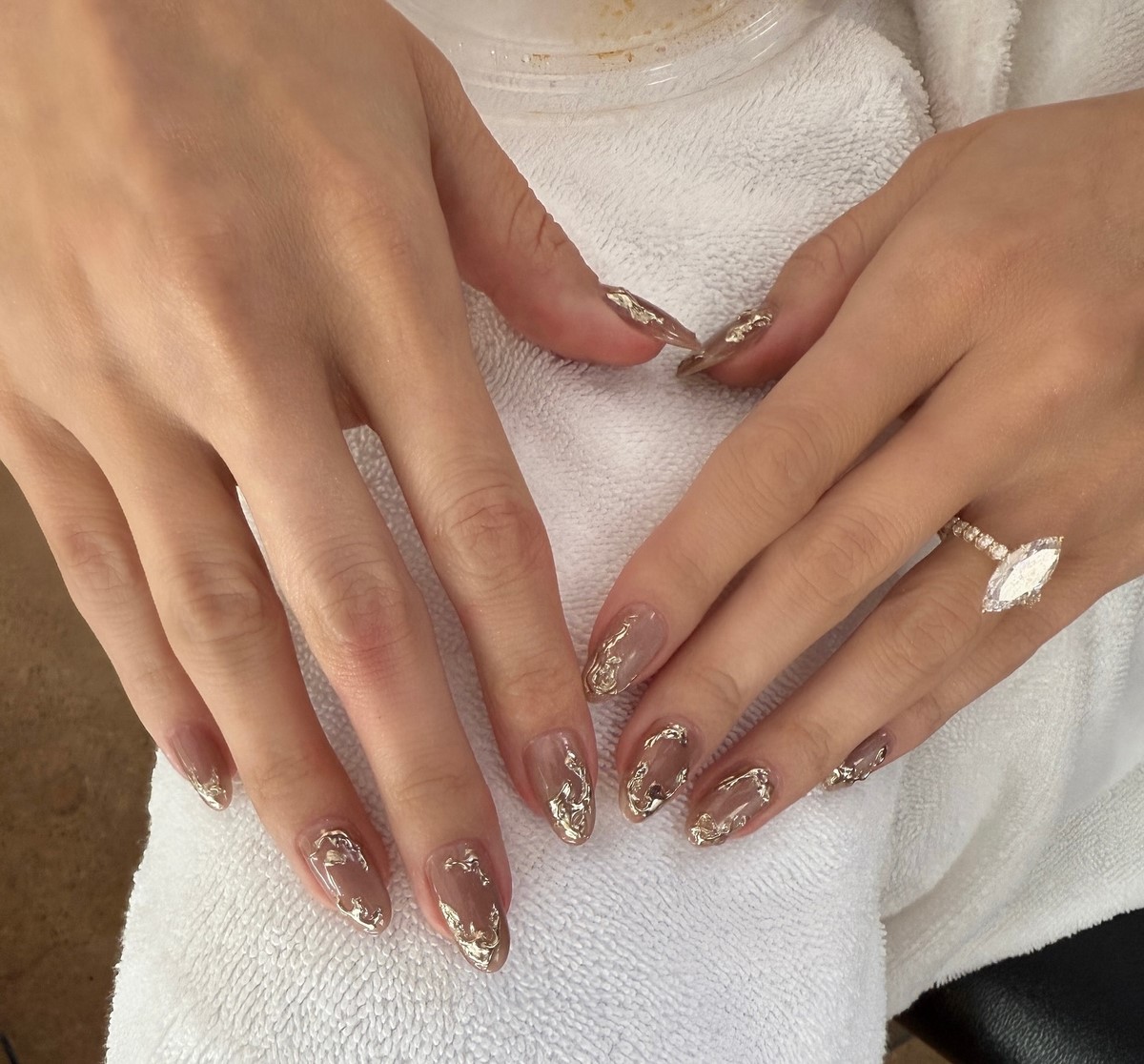 Маникюр и стиль: как подружить лак и гардероб без лишнего