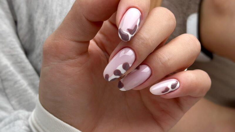 Маникюр весна 2026, который вытеснил классику: 10 трендов, от которых сложно отвести взгляд