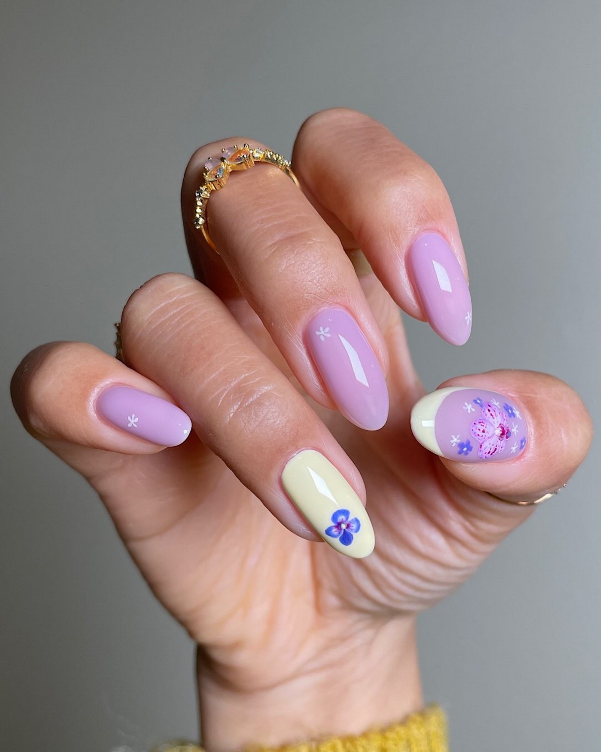 Лавандовый маникюр 2026: пастель, которая делает руки моложе
