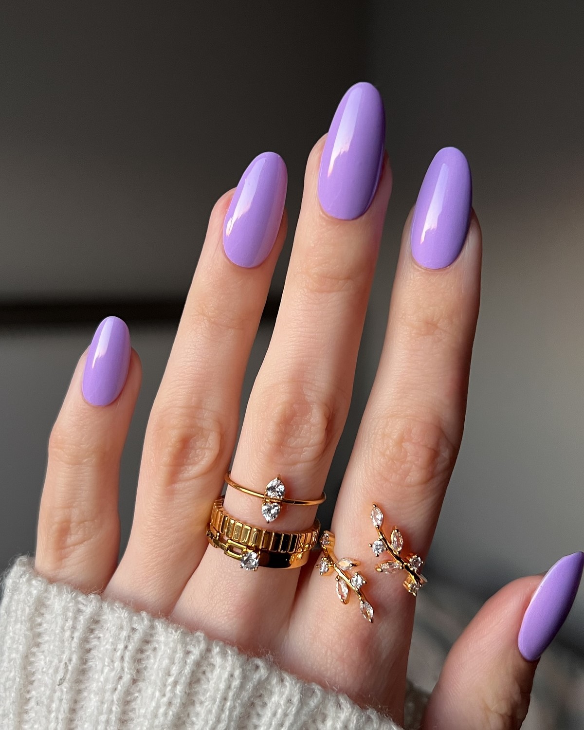 Лавандовый маникюр 2026: пастель, которая делает руки моложе