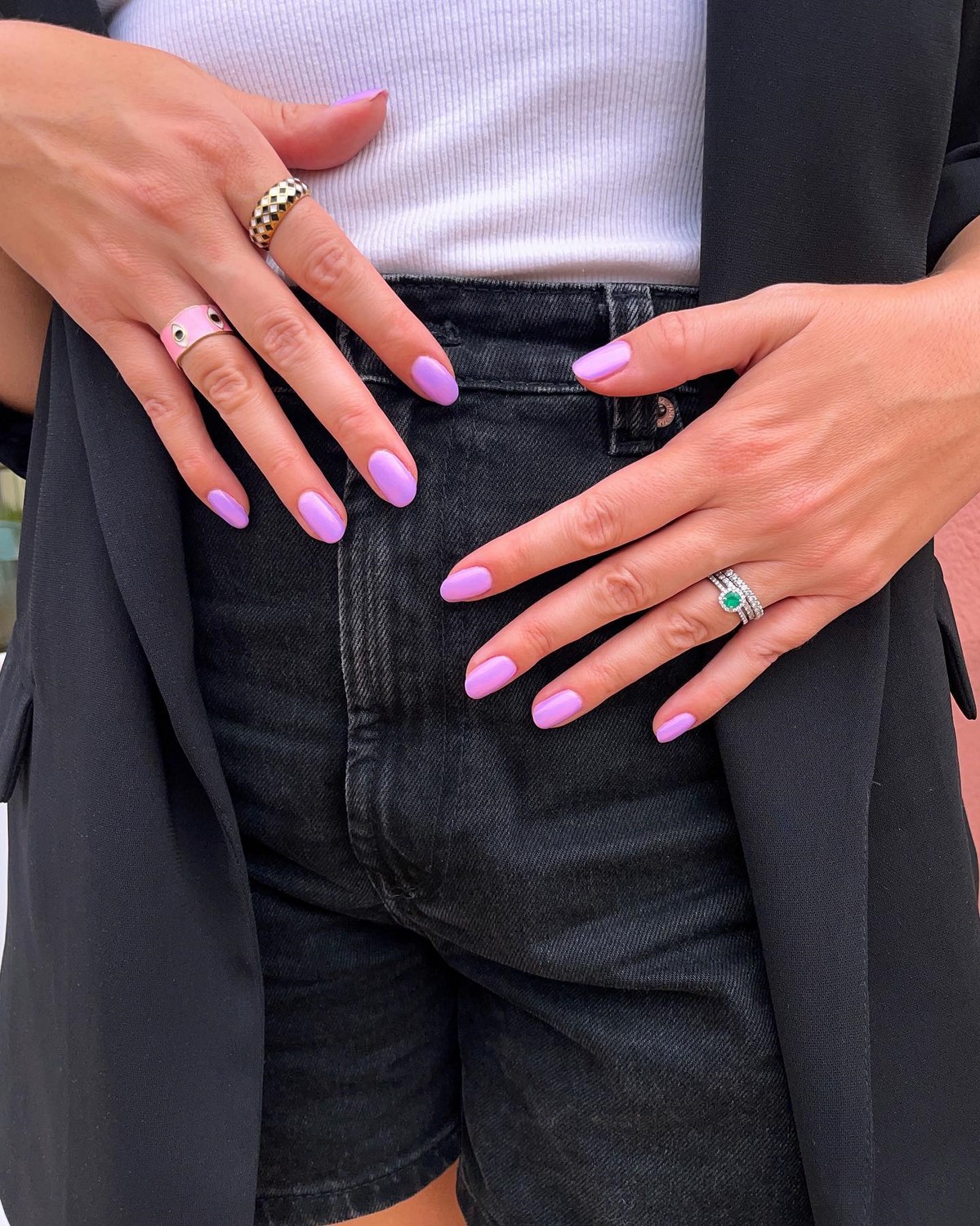 Лавандовый маникюр 2026: пастель, которая делает руки моложе