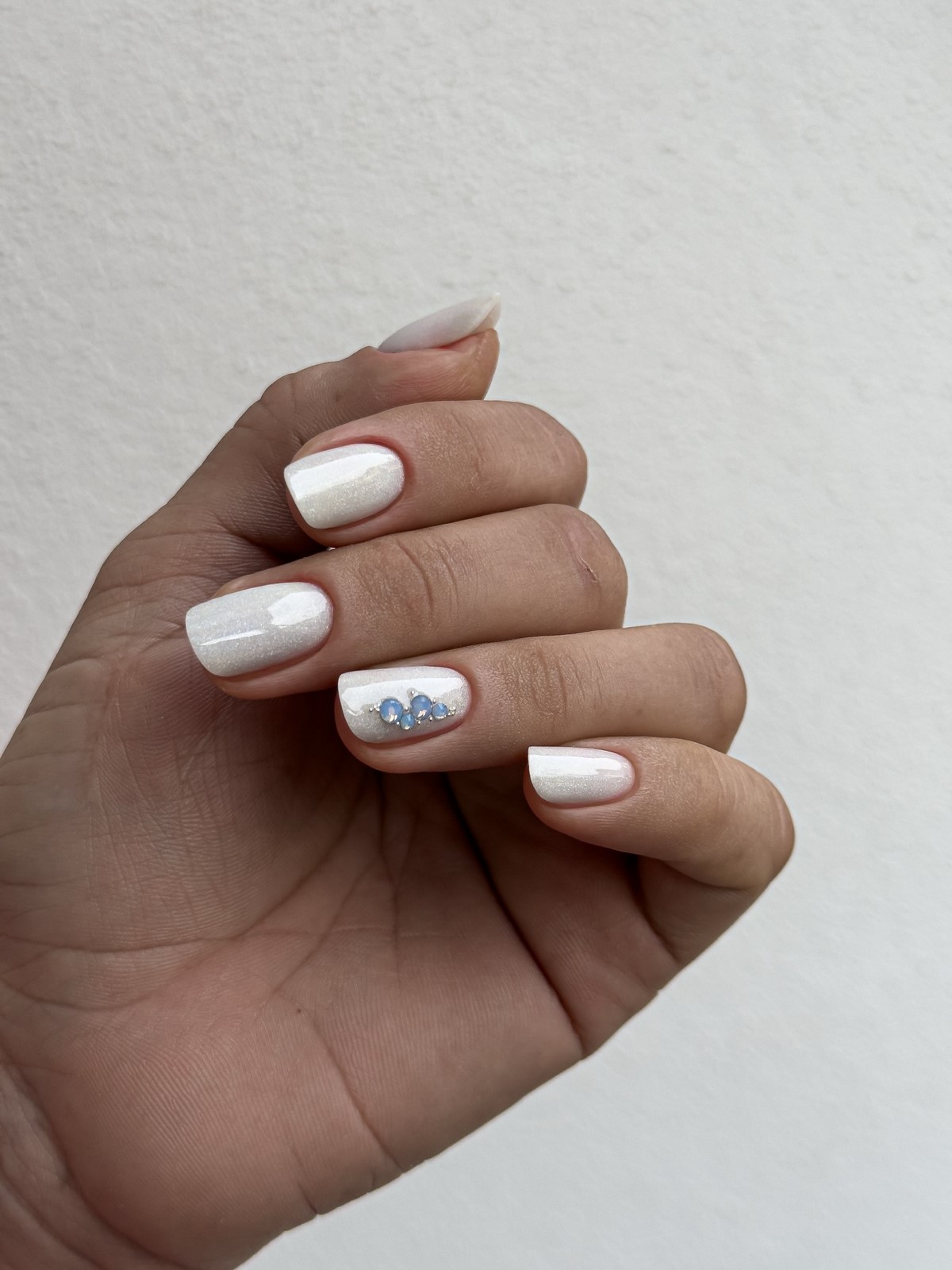 Овальные ногти весны: аккуратная форма, которая подходит почти всем