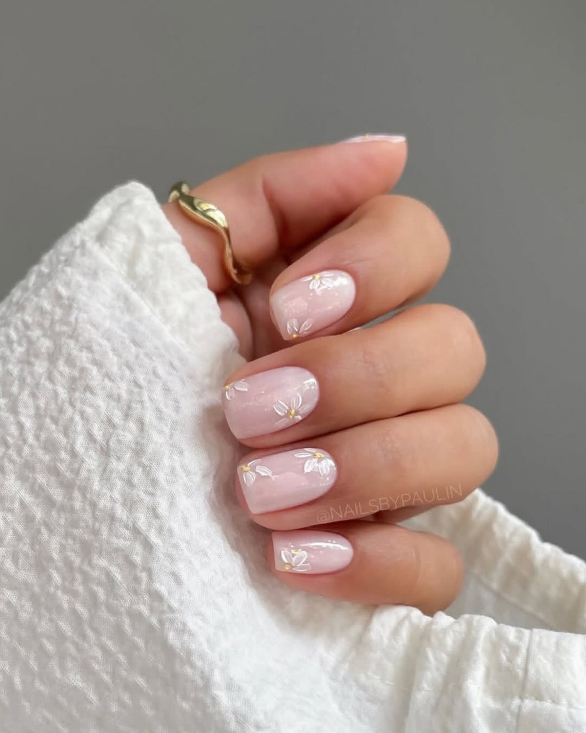 Квадратные ногти весны: форма, которая снова стала трендом