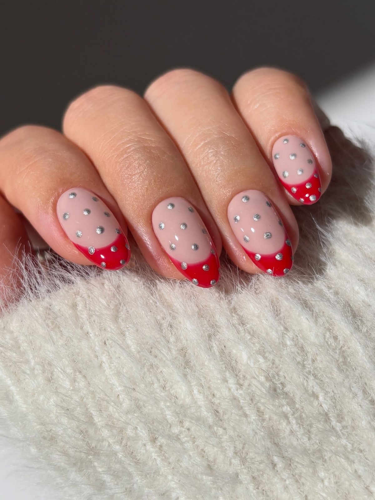 Маникюр весна 2026, который вытеснил классику: 10 трендов, от которых сложно отвести взгляд