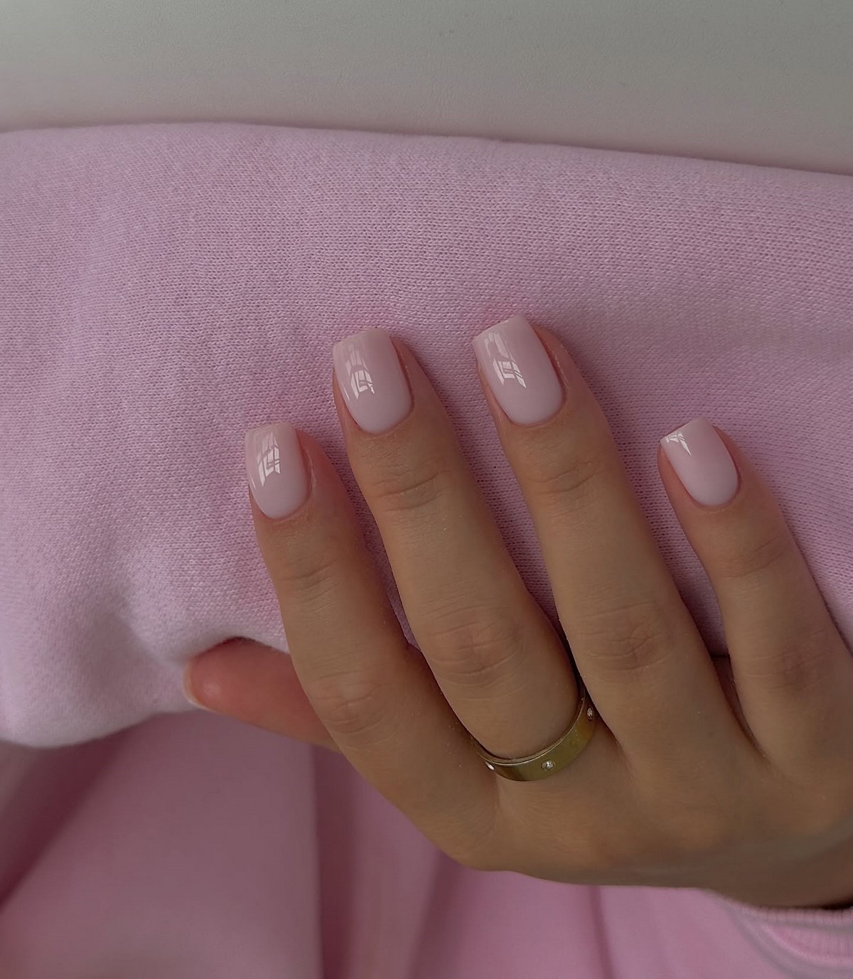 Квадратные ногти весны: форма, которая снова стала трендом