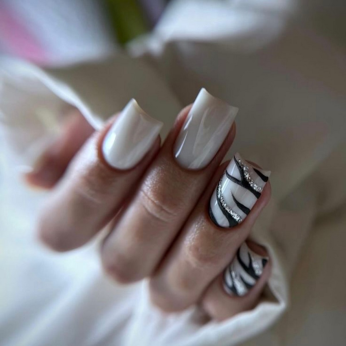 Квадратные ногти весны: форма, которая снова стала трендом