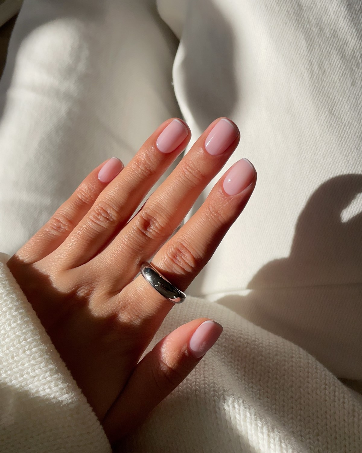 Квадратные ногти весны: форма, которая снова стала трендом