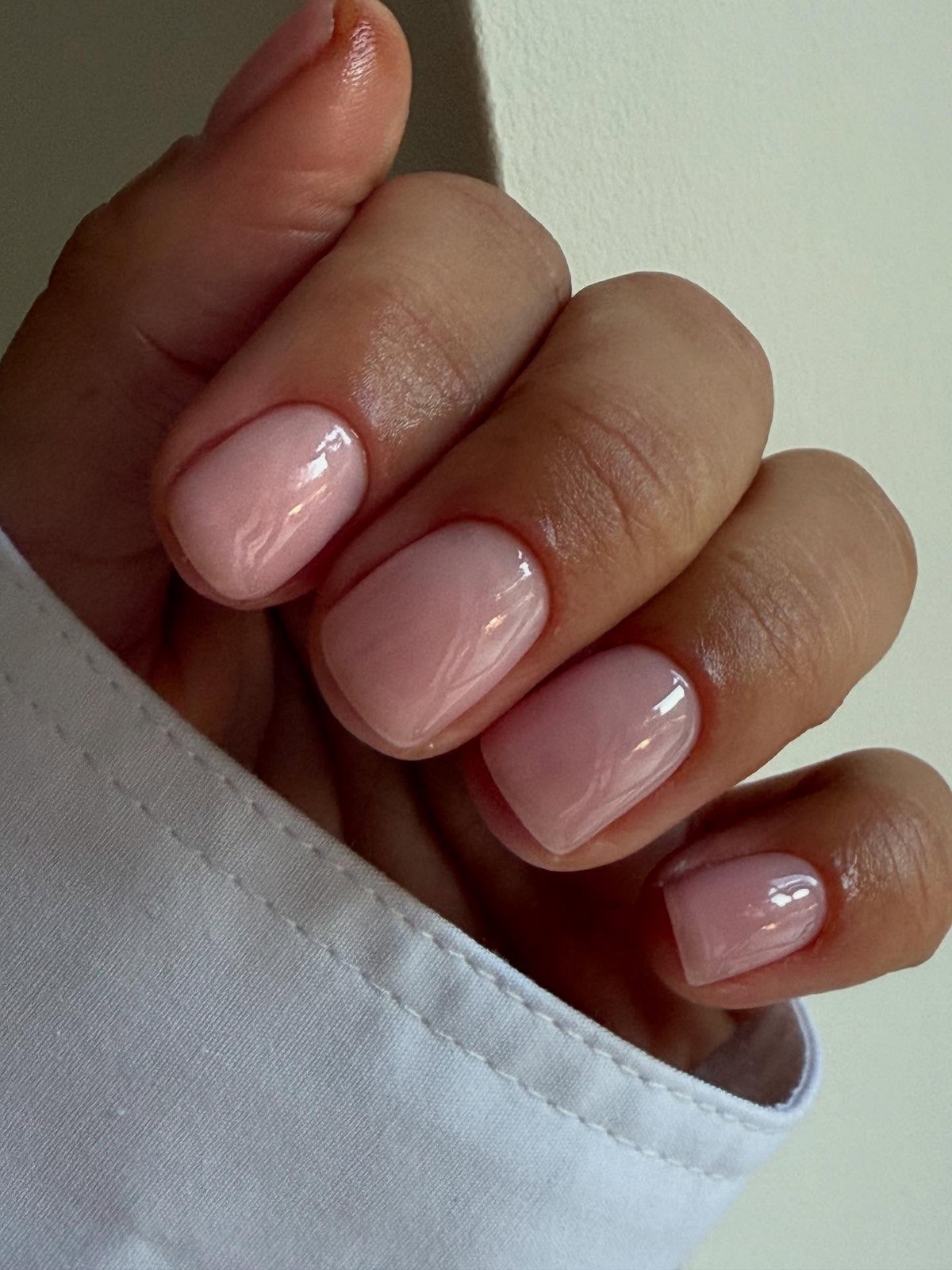 Квадратные ногти весны: форма, которая снова стала трендом