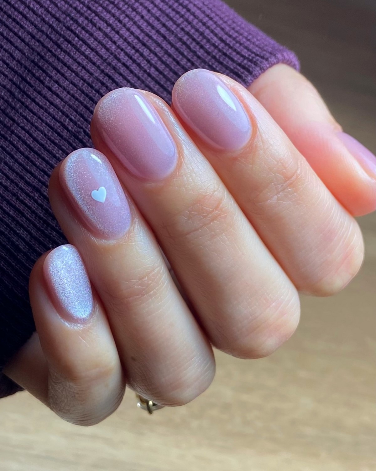 Лавандовый маникюр 2026: пастель, которая делает руки моложе