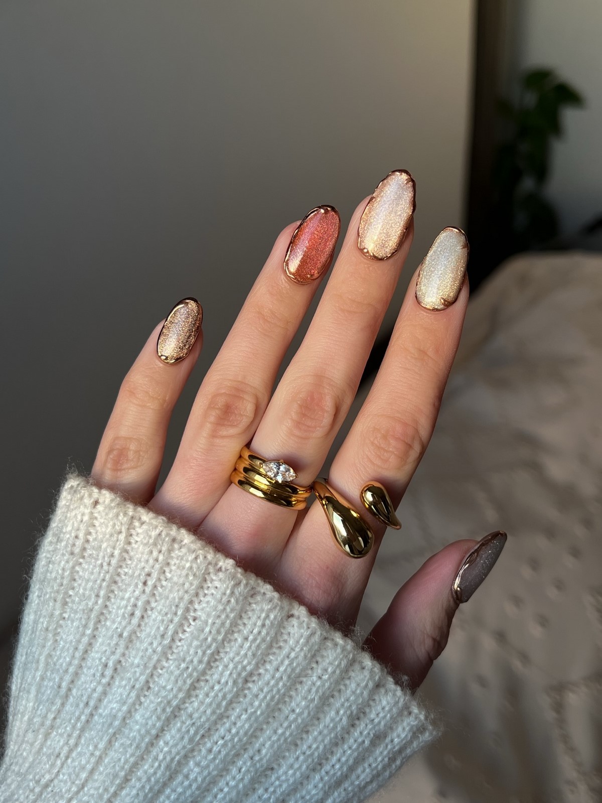 Маникюр весна 2026, который вытеснил классику: 10 трендов, от которых сложно отвести взгляд