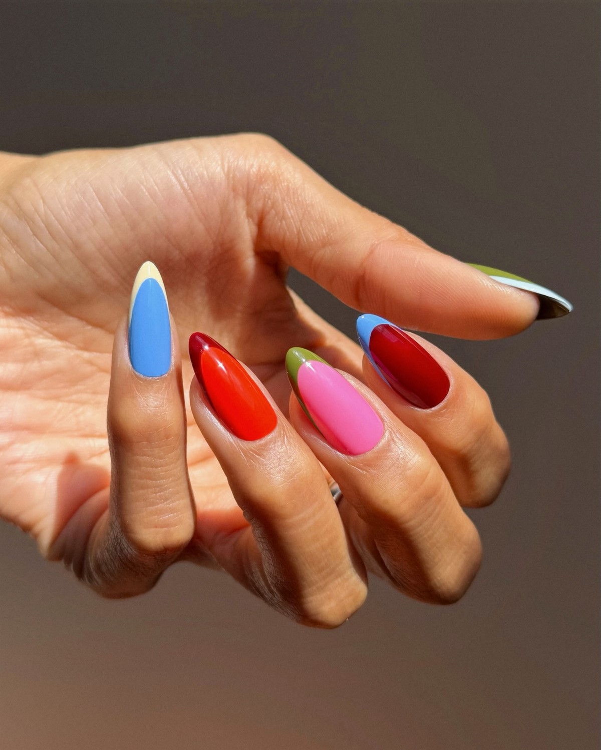 Маникюр весна 2026, который вытеснил классику: 10 трендов, от которых сложно отвести взгляд