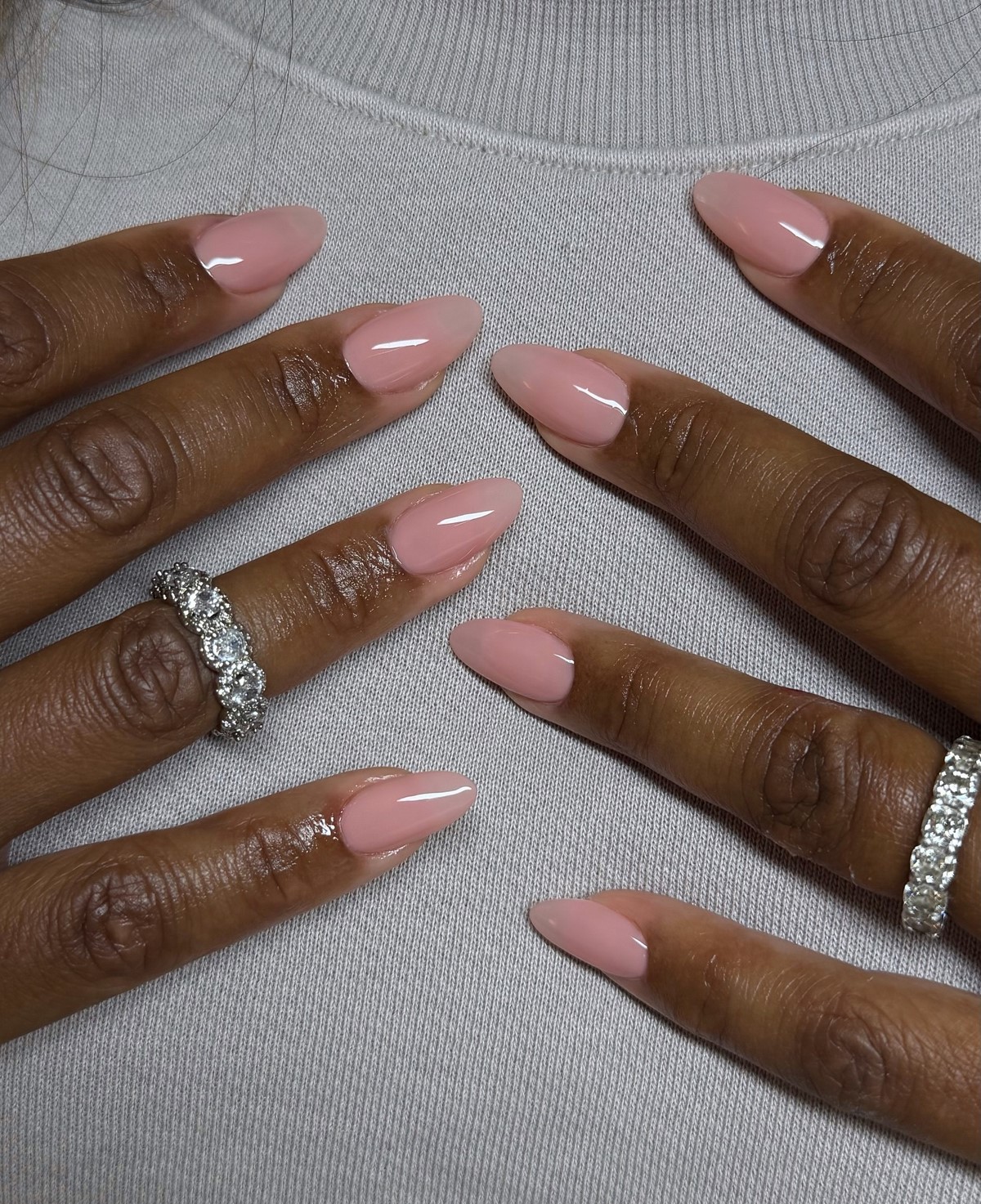 Модный пастельный маникюр весна 2026: самые свежие оттенки сезона