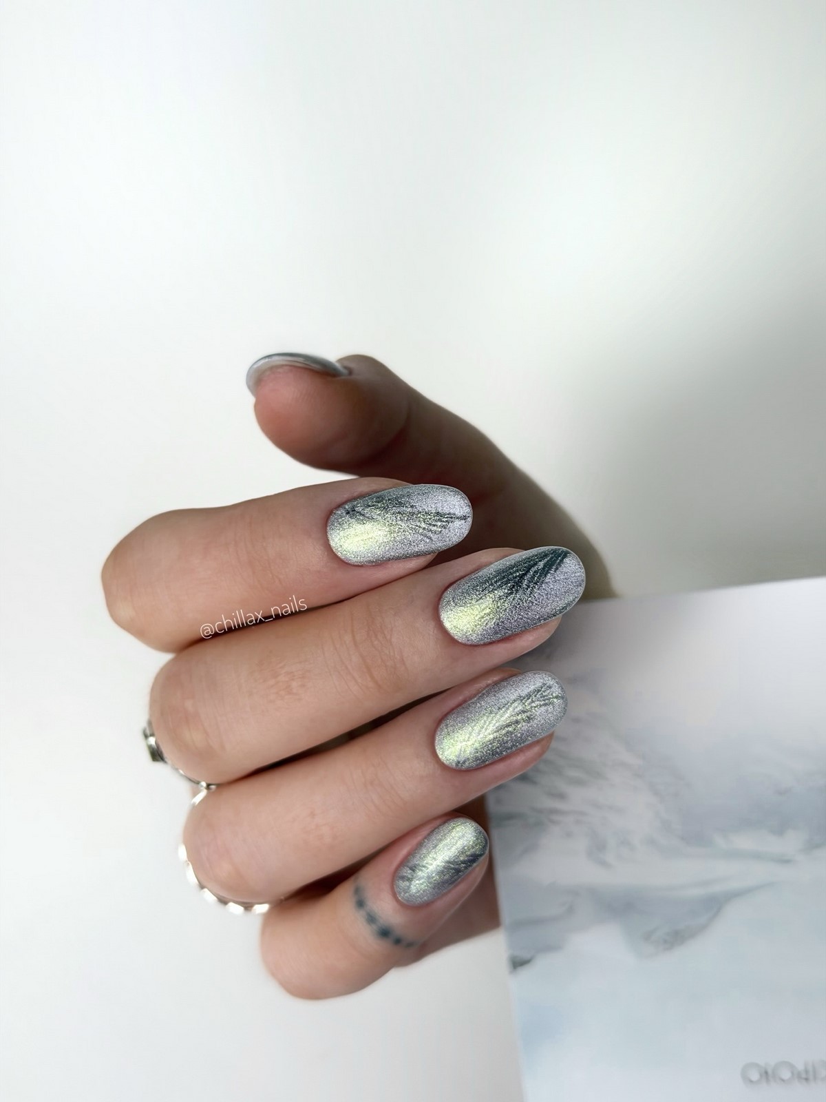 Овальные ногти весны: аккуратная форма, которая подходит почти всем