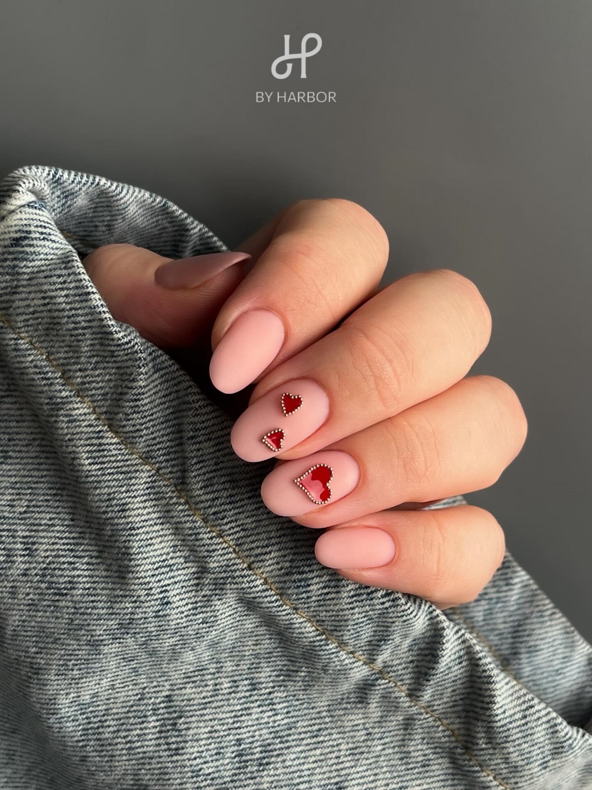 Овальные ногти весны: аккуратная форма, которая подходит почти всем