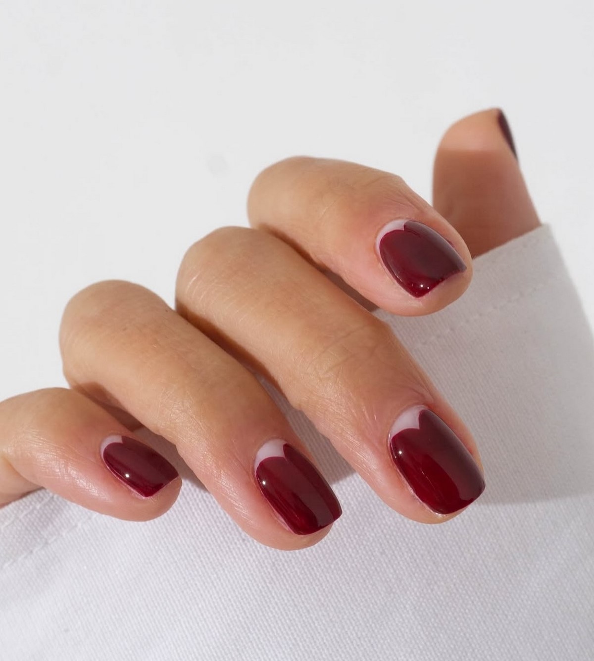 Овальные ногти весны: аккуратная форма, которая подходит почти всем