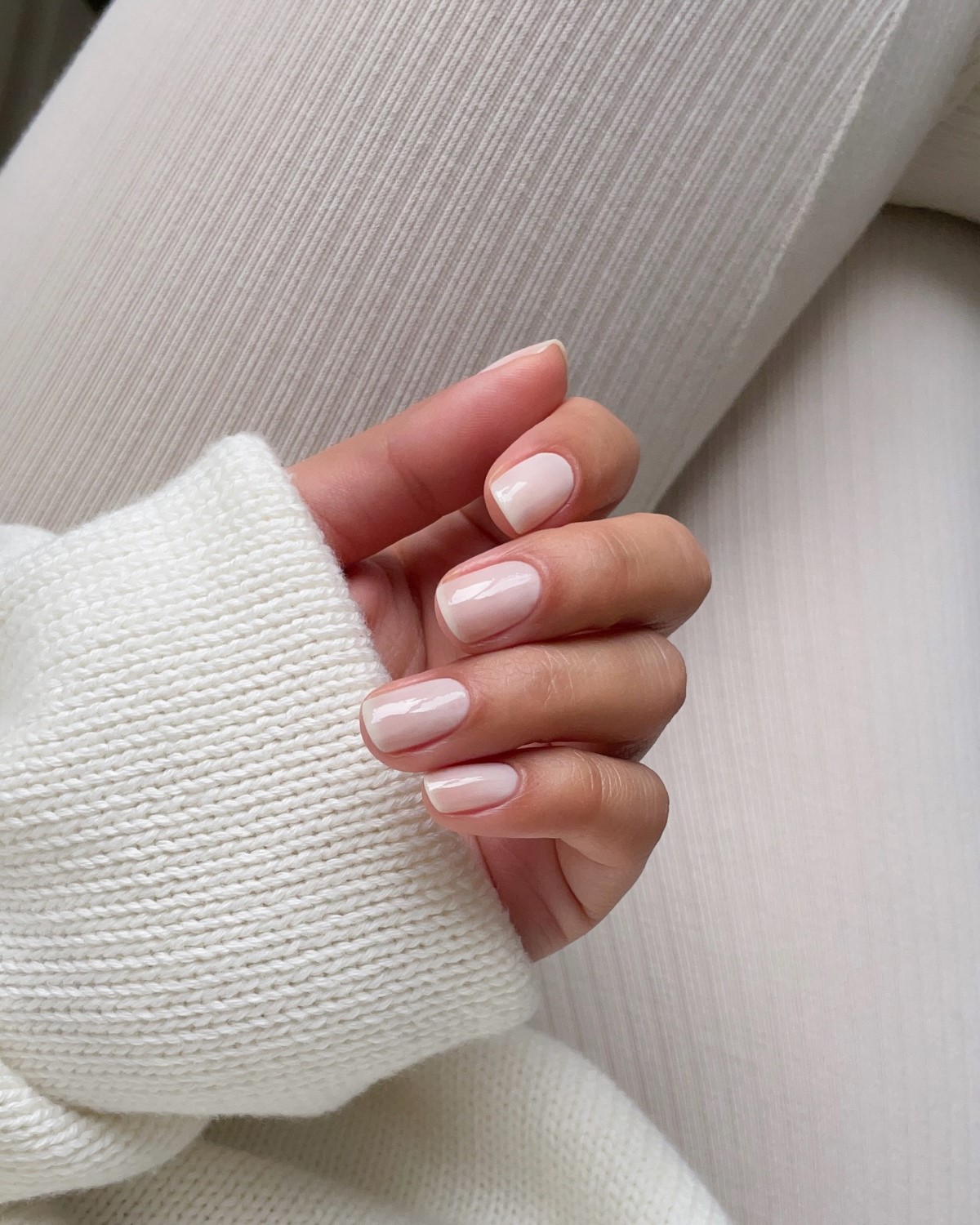 Овальные ногти весны: аккуратная форма, которая подходит почти всем