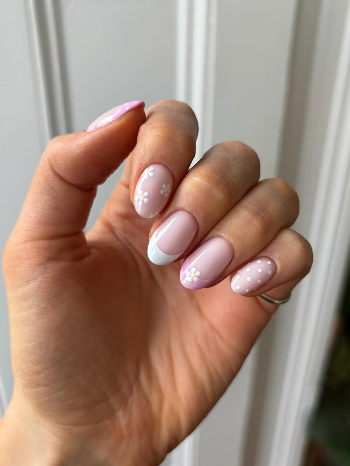 Овальные ногти весны: аккуратная форма, которая подходит почти всем