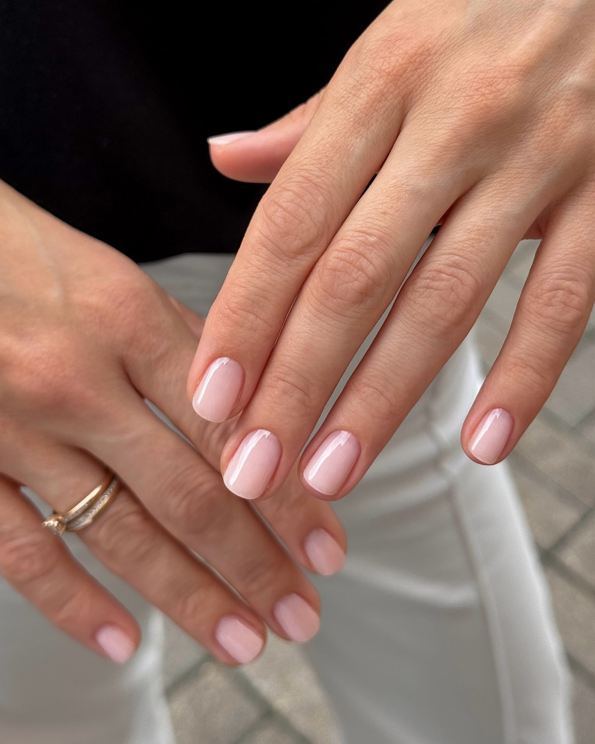 Овальные ногти весны: аккуратная форма, которая подходит почти всем