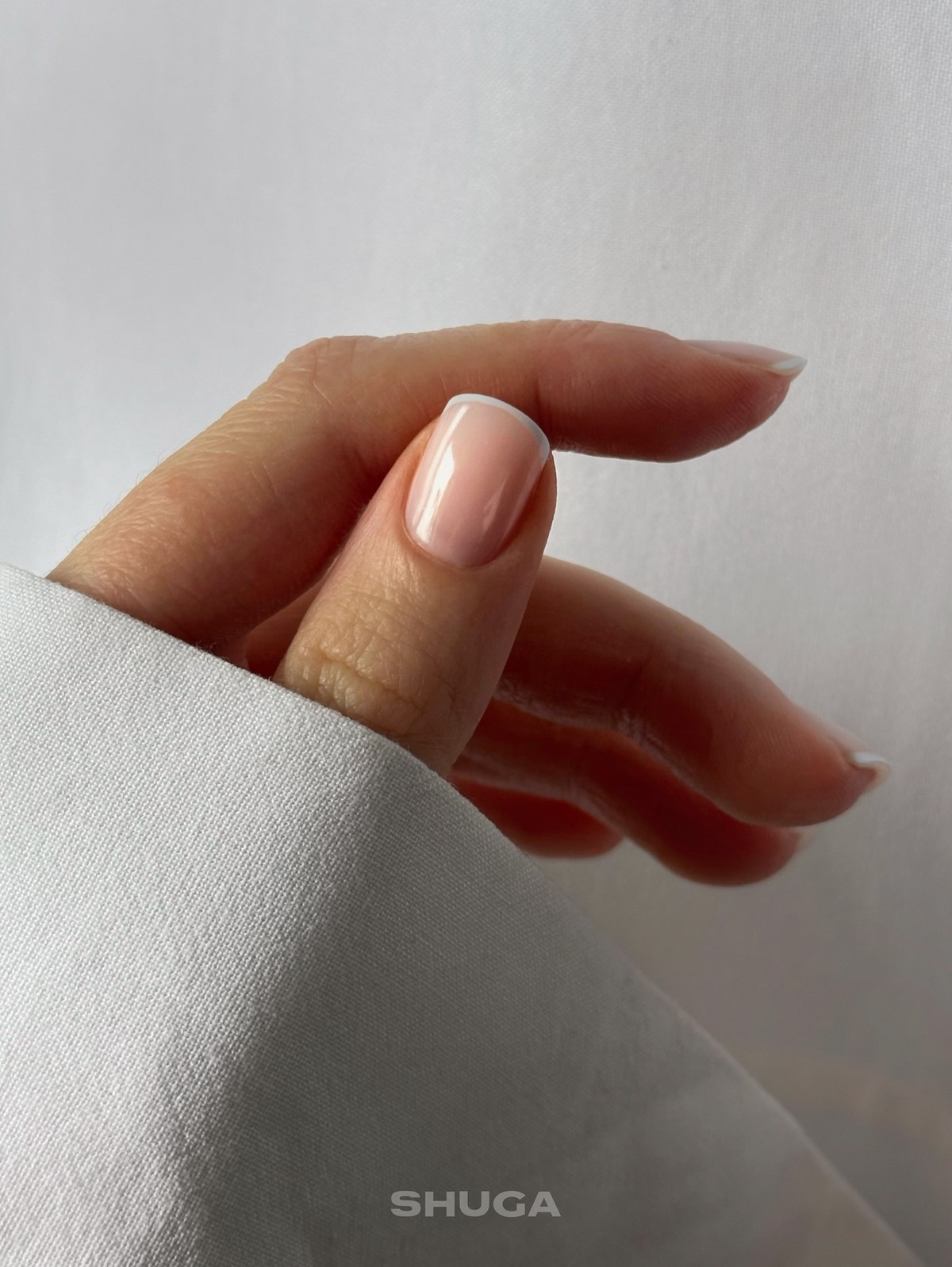 Маникюр с эффектом чистых ногтей, который выбирают чаще всего